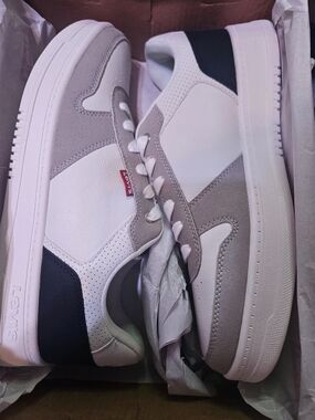 Levi's Women's White and Gray Casual Sneakers